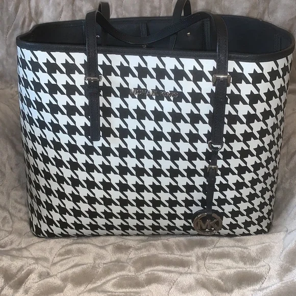 Large Michael Kors Houndstooth Tote - Picture 2 of 7